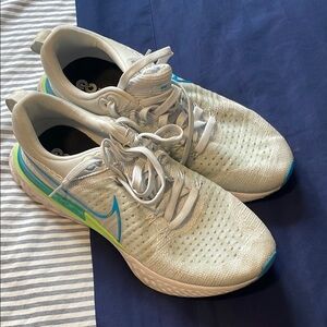 Men’s Nike flyknit sneakers size 10.5